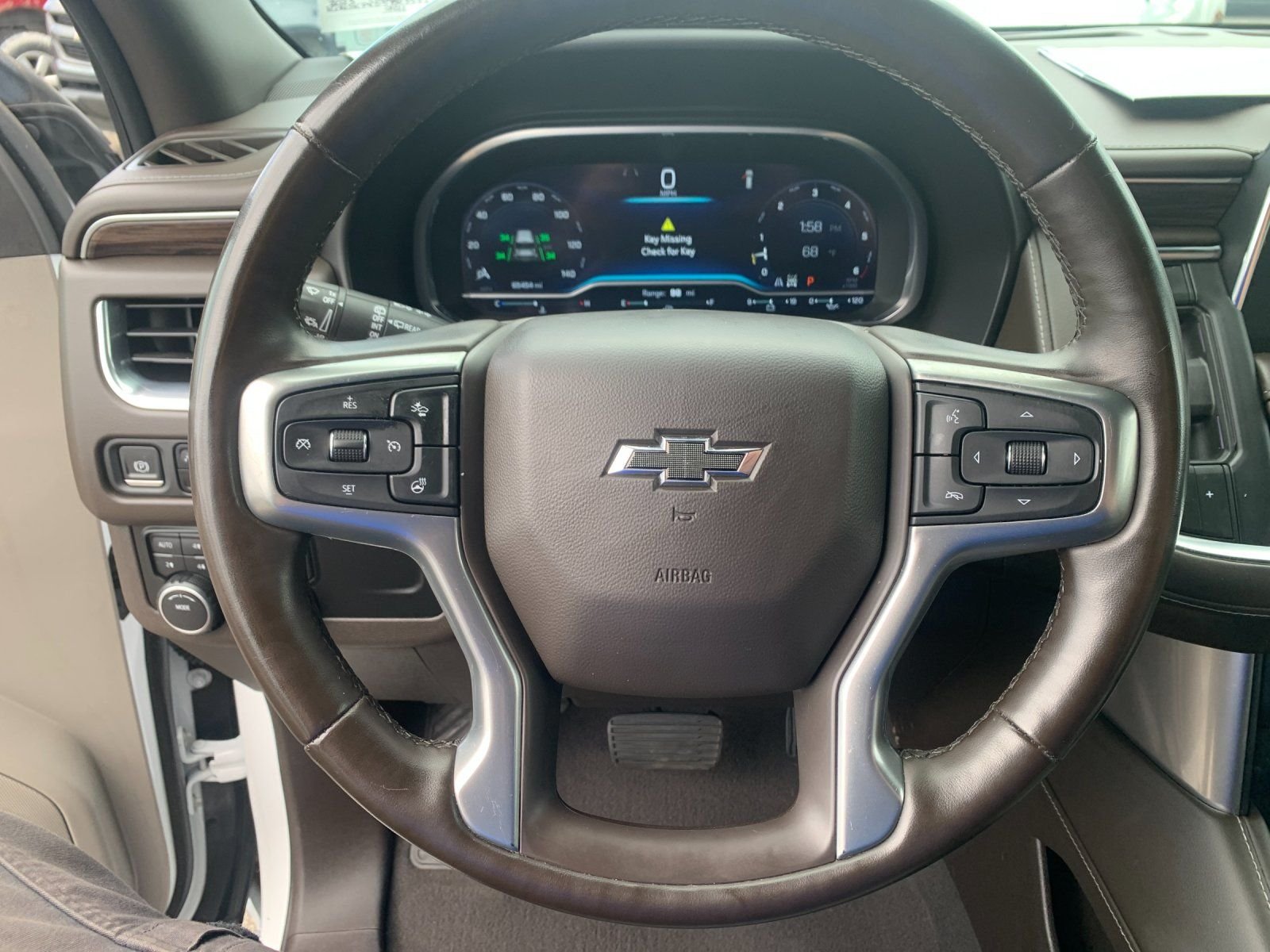 Used 2023 White Chevrolet Z71 image 25