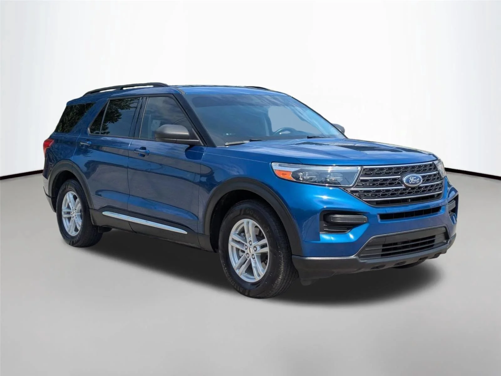 Used 2022 Atlas Blue Metallic Ford XLT image 3