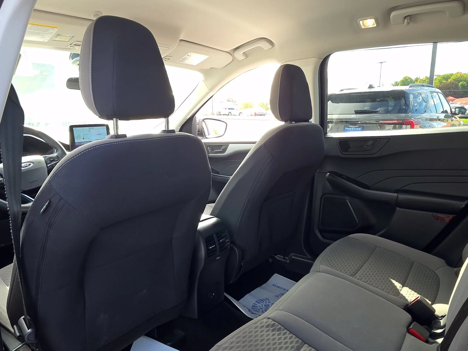 Used 2022 Oxford White Ford SE image 23