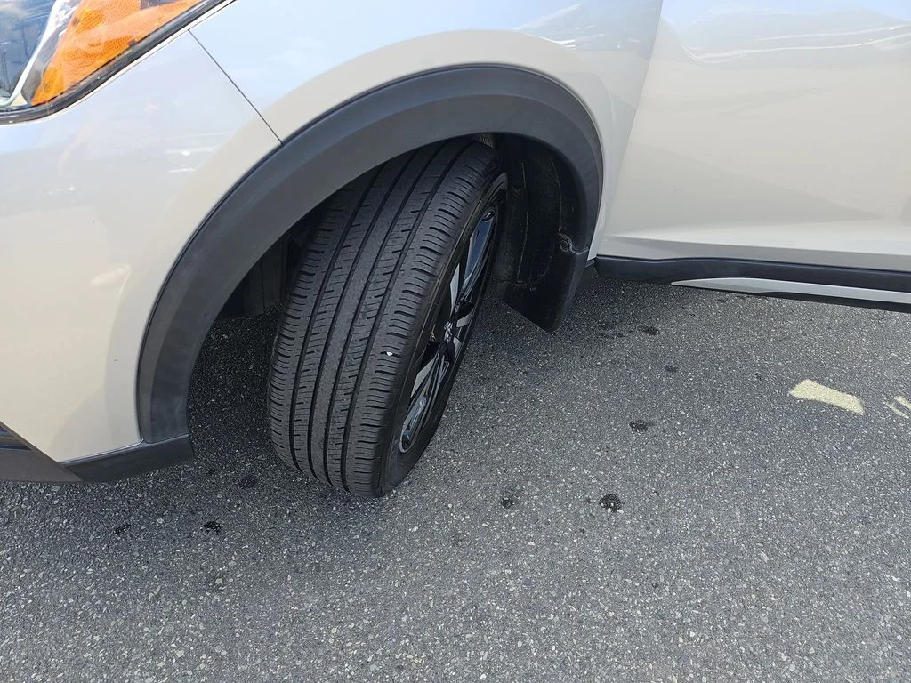 Used 2019 Silver Nissan SR image 29