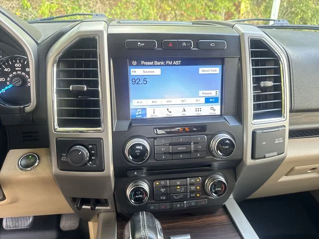Used 2017  Ford Lariat image 21