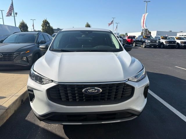 Used 2025 Silver Ford Active image 2