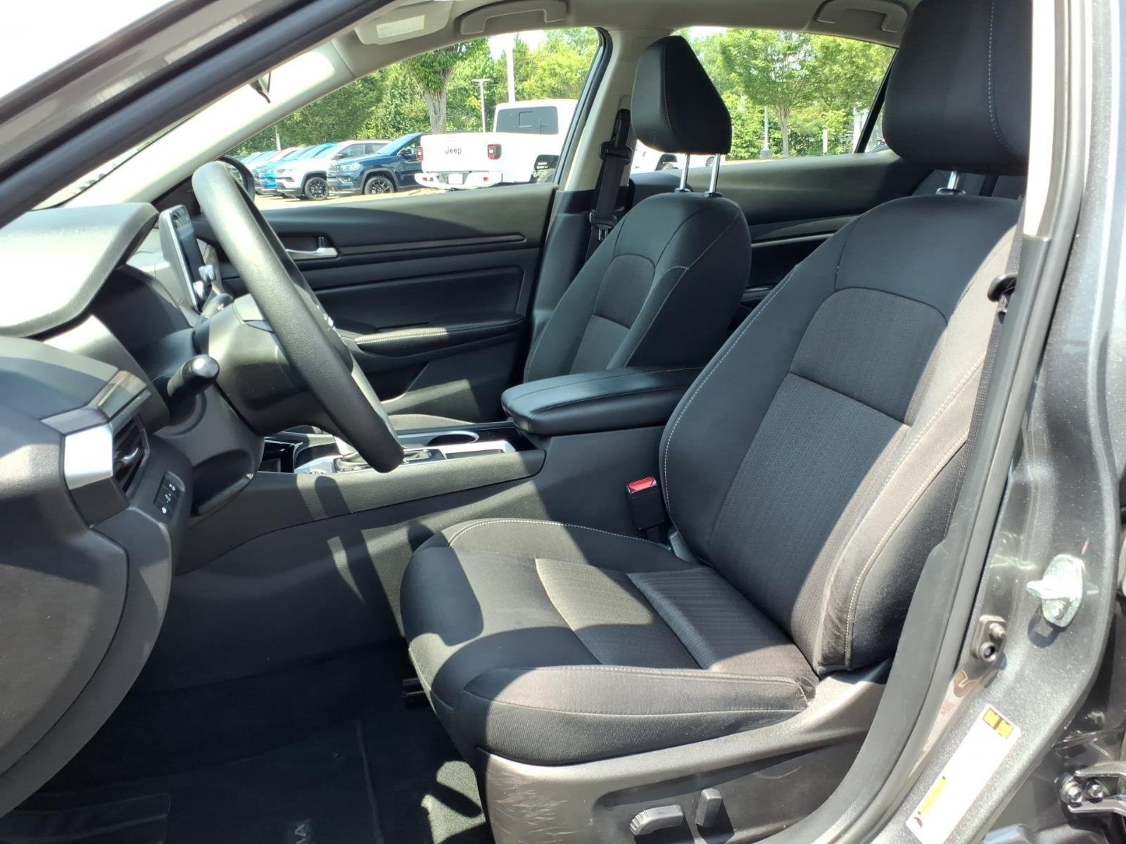 Used 2024 Gun Metallic Nissan 2.5 SV image 17