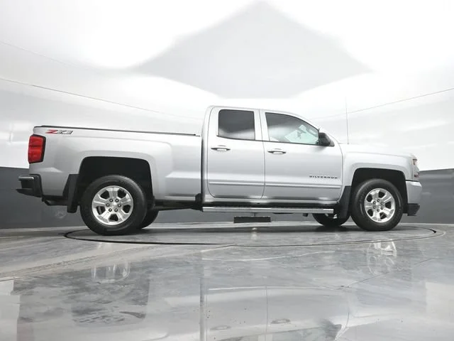 Used 2018 SILVER ICE METALLIC Chevrolet LT image 25