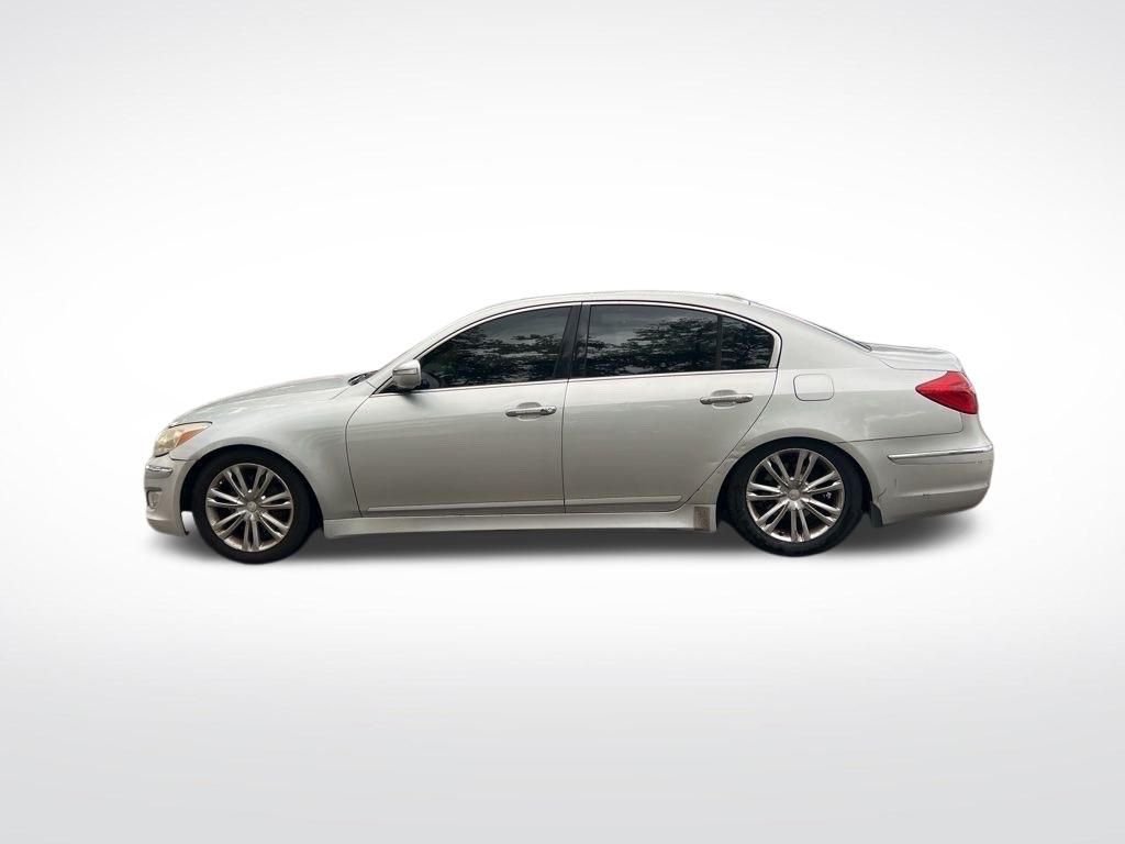 Used 2013 Silver Hyundai 3.8 image 8
