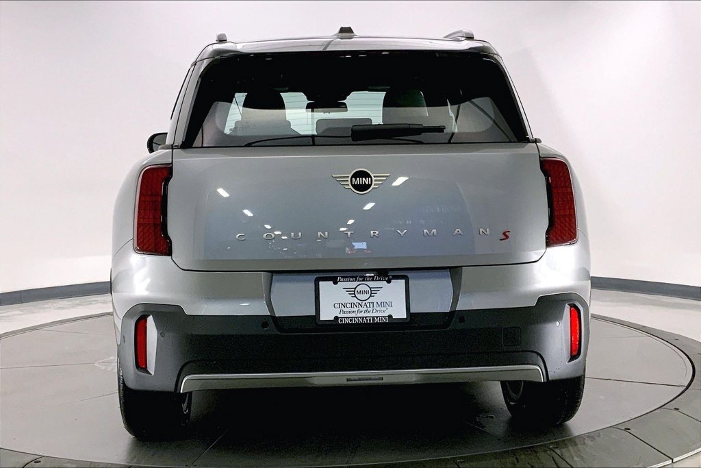 Used 2026 Silver MINI Signature Plus image 3