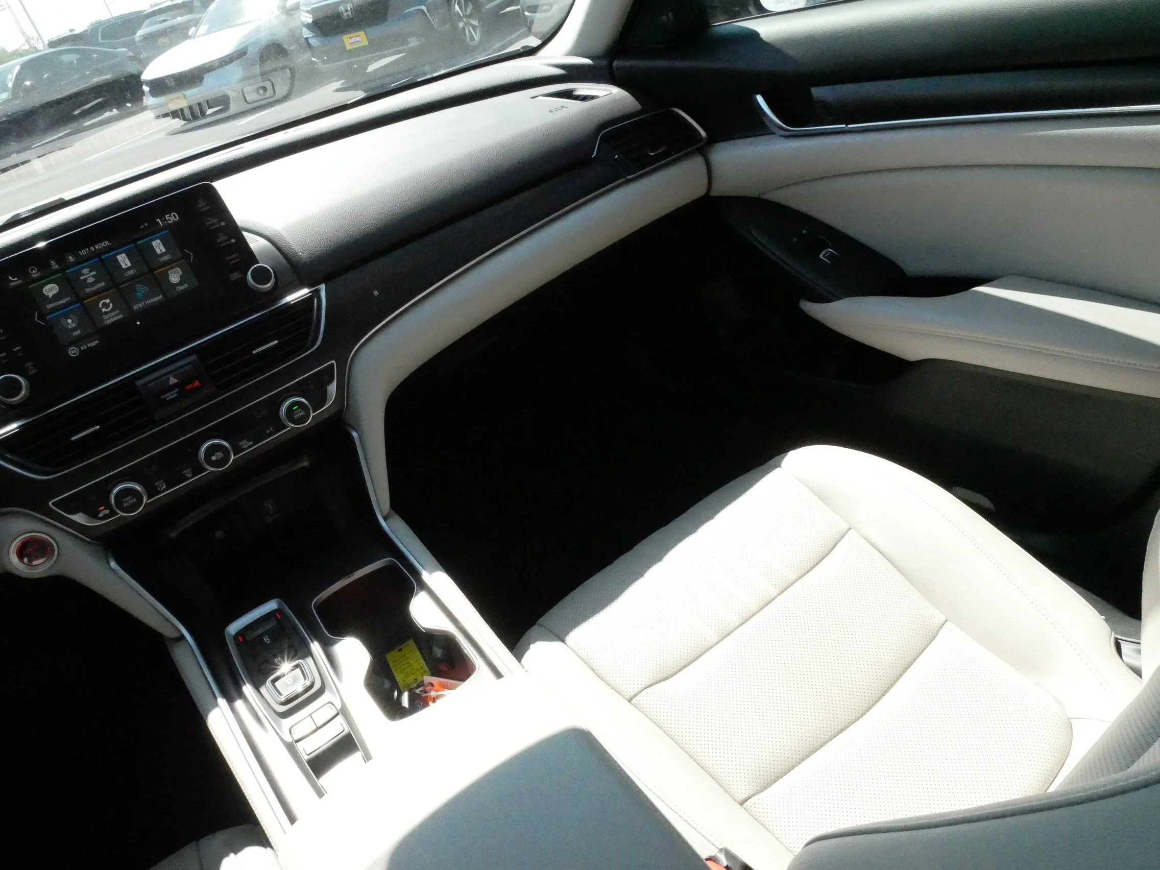 Used 2019 Platinum White Pearl Honda Touring image 11