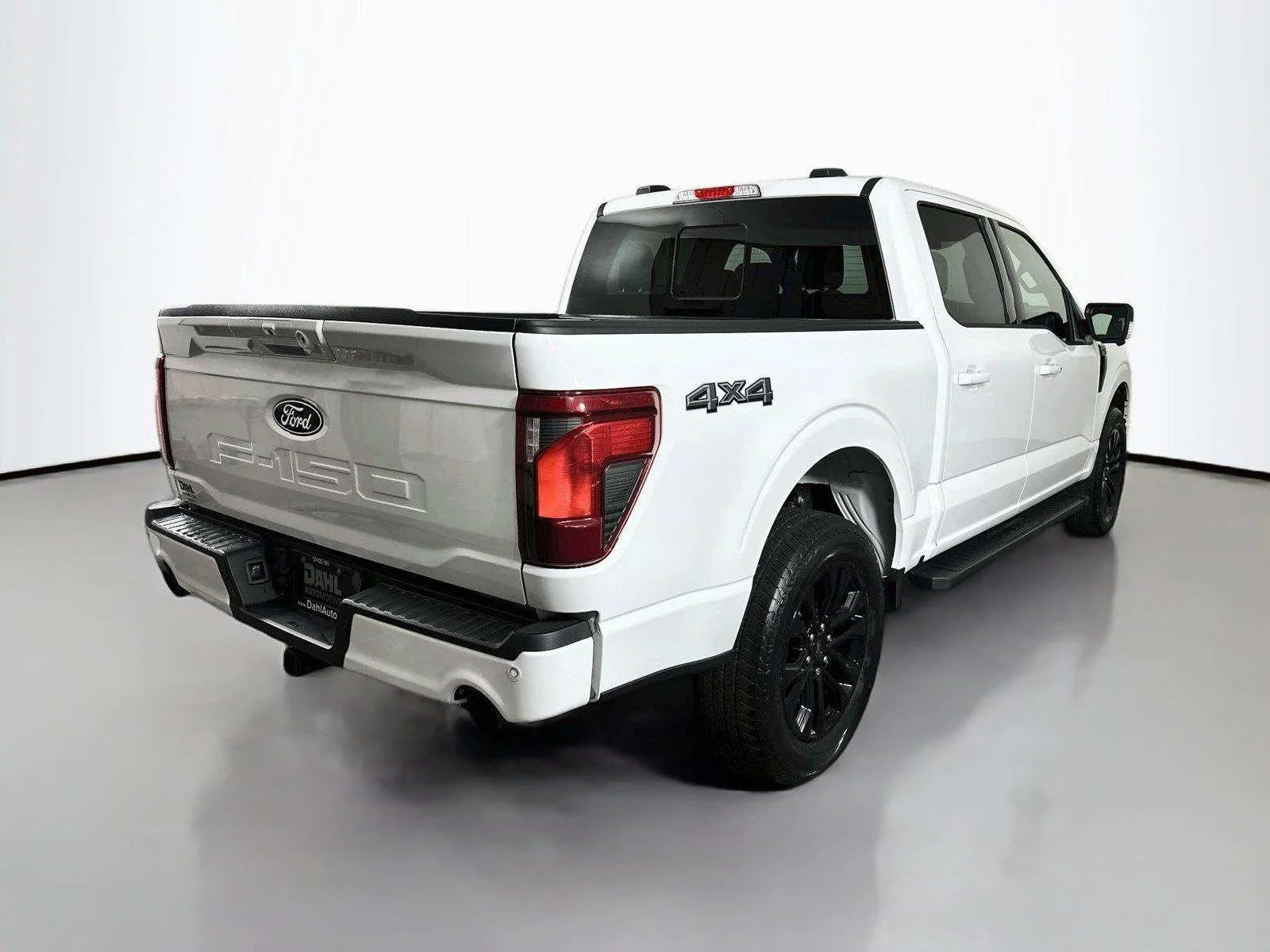 Used 2024 Oxford White Ford XLT image 13
