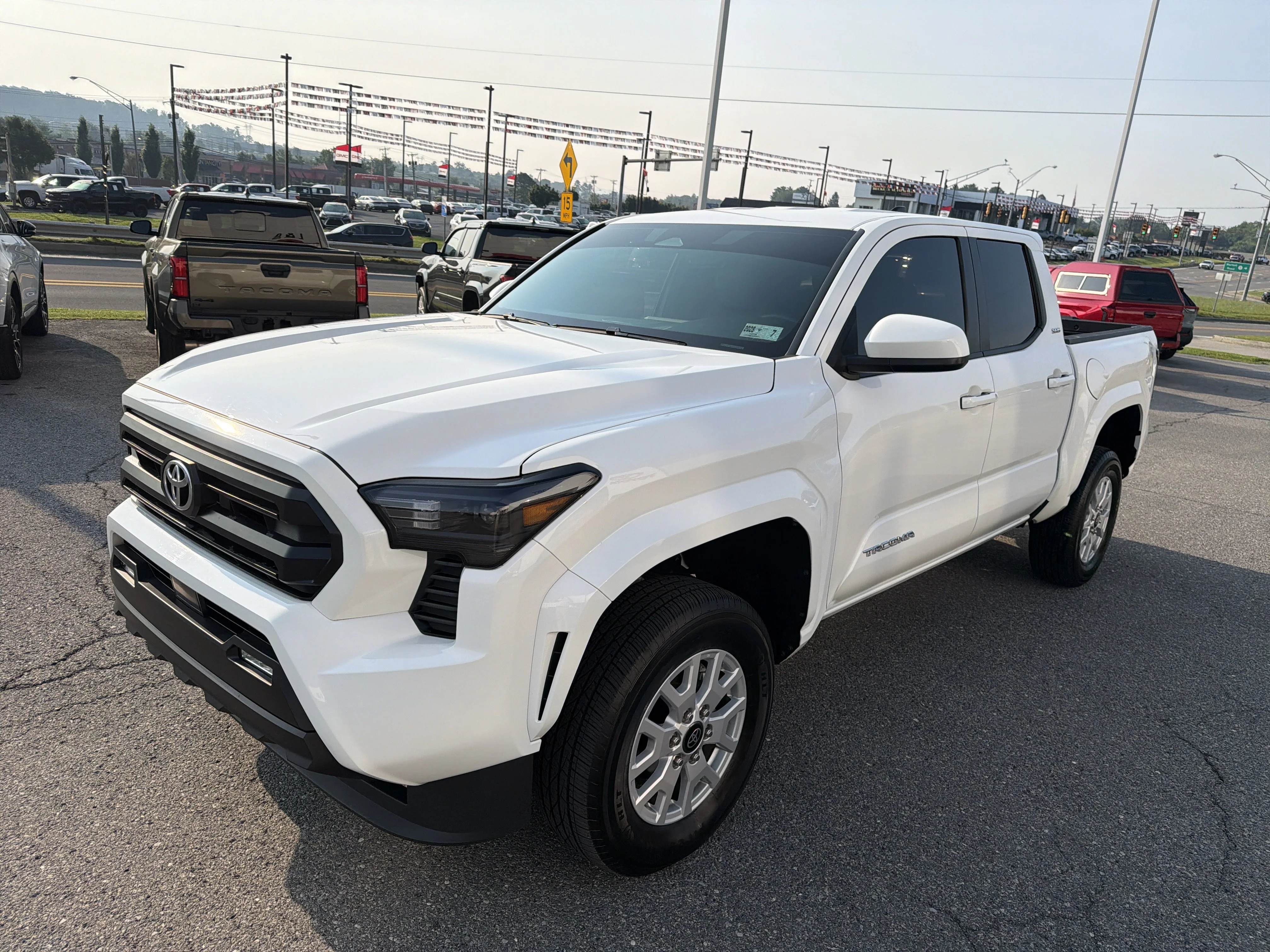 2024 Toyota Tacoma SR5 - Photo 7
