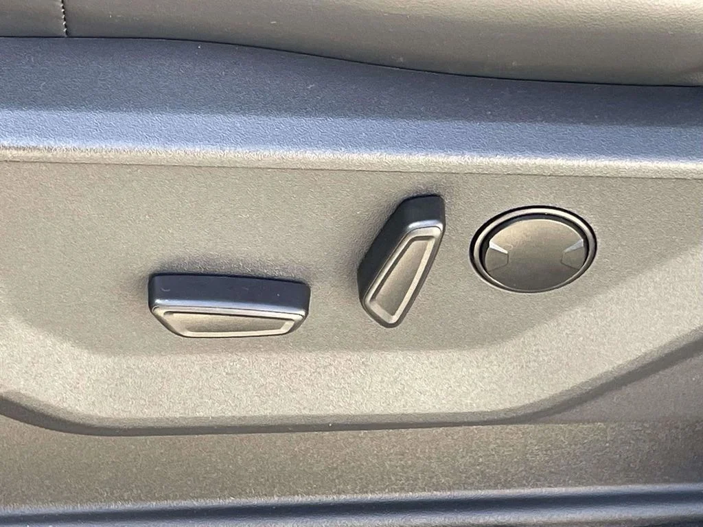 New 2026 Space Silver Metallic Ford Platinum® image 14
