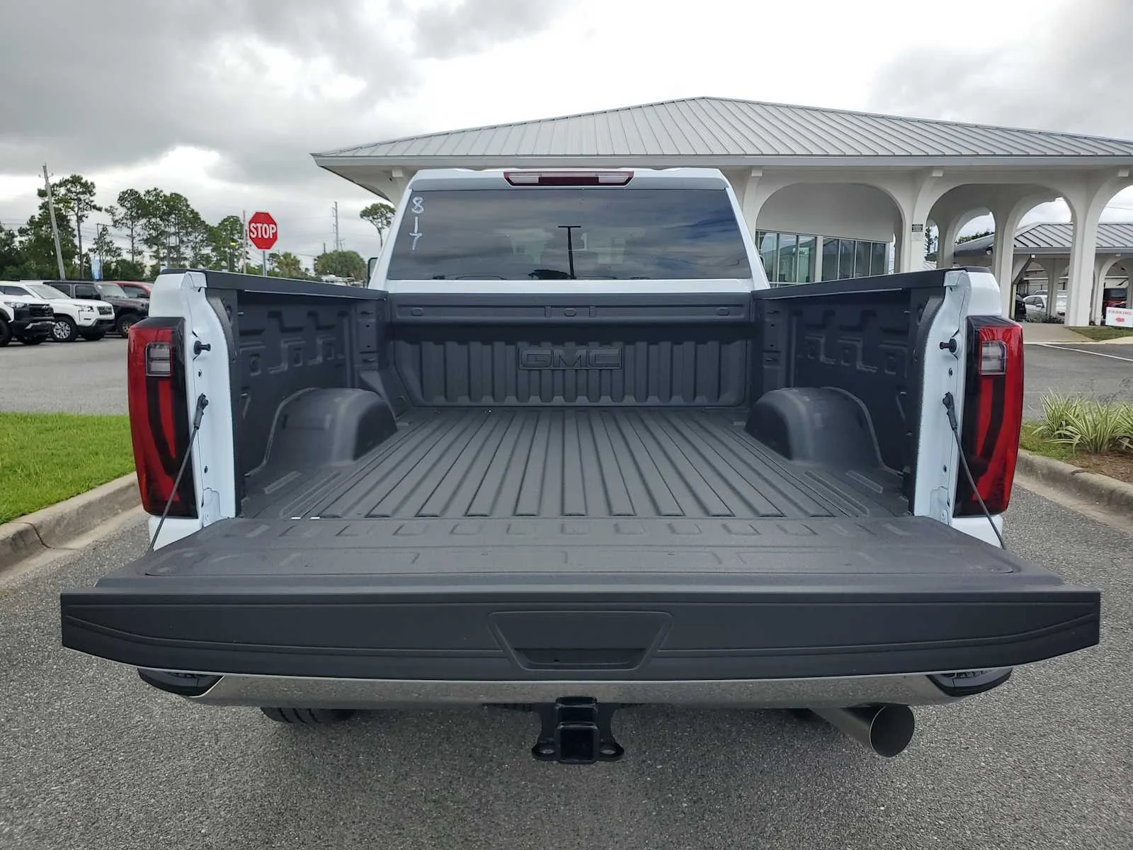 New 2026 Glacier White Tricoat GMC SLT image 30