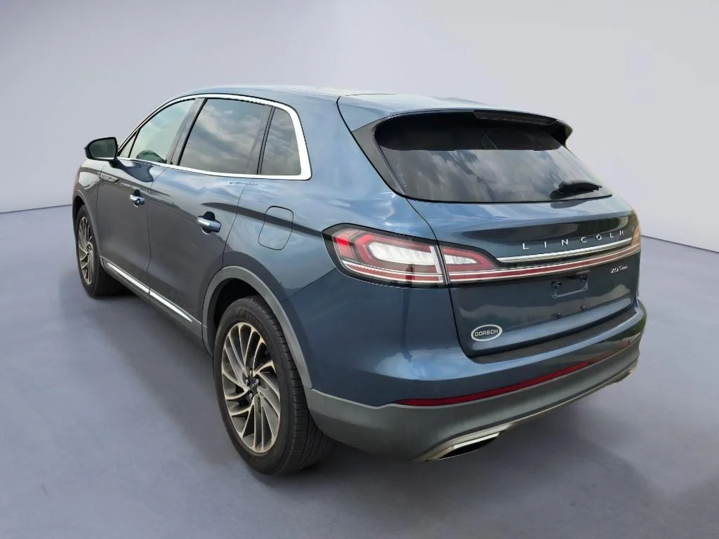 Used 2019 Blue Diamond Metallic Lincoln Reserve image 3