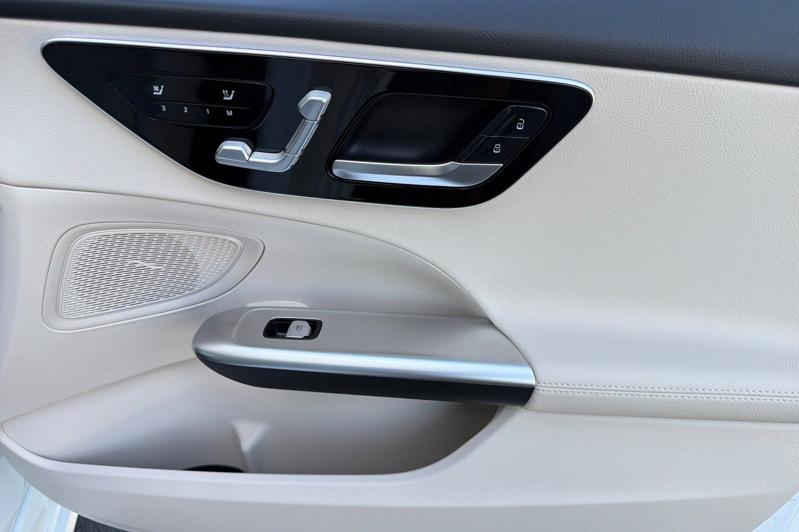 New 2026 Polar White Mercedes-Benz C 300 image 34