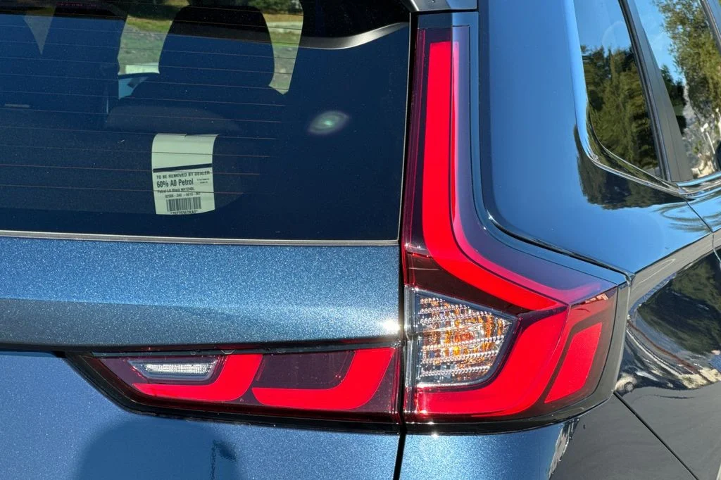 Used 2025 Canyon River Blue Metallic Honda LX image 31