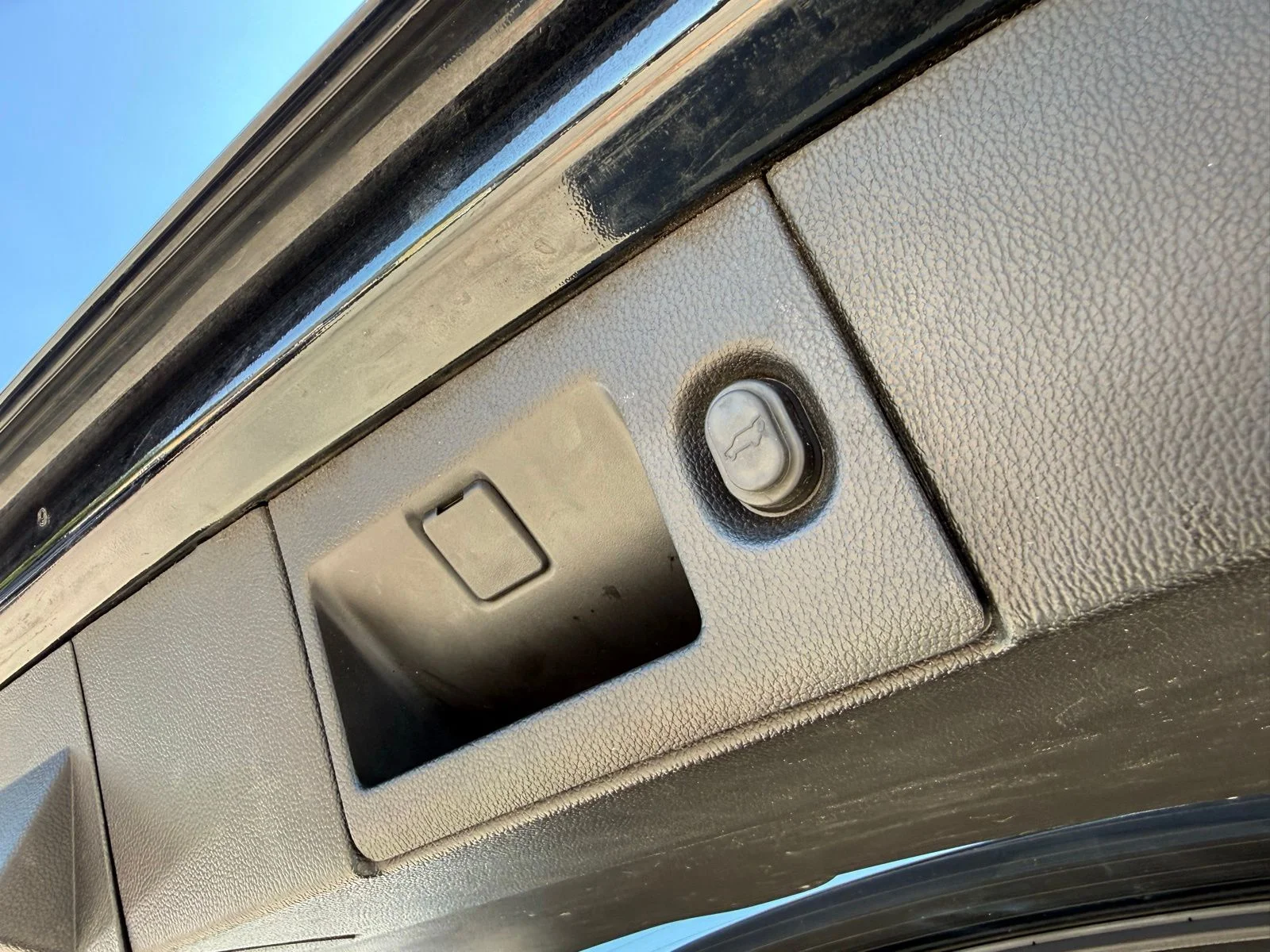 Used 2018 Black Chevrolet LT image 32