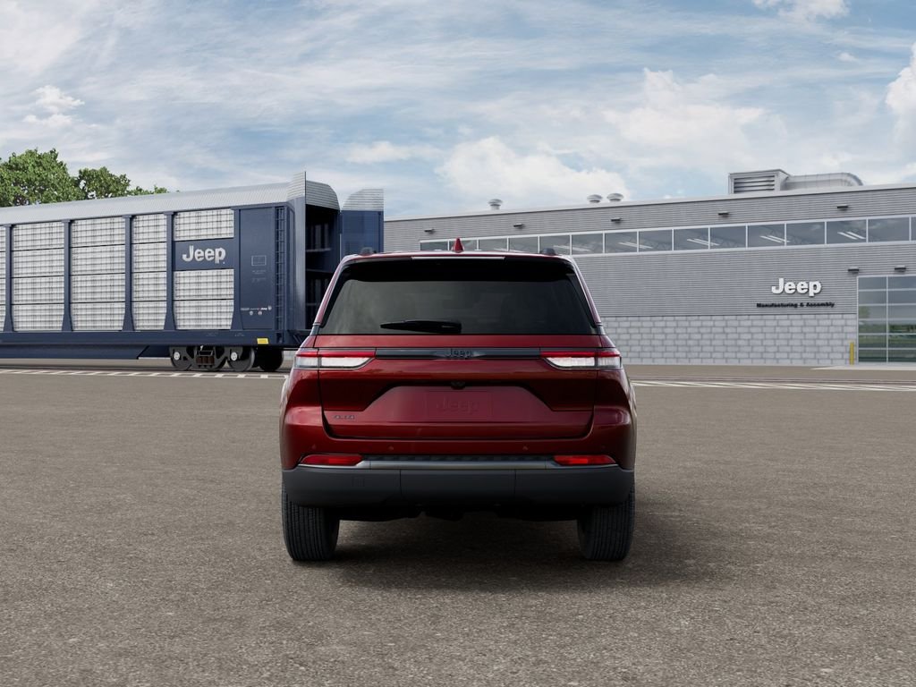 New 2026 Velvet Red Pearl-Coat Exterior Paint Jeep Laredo Altitude image 7