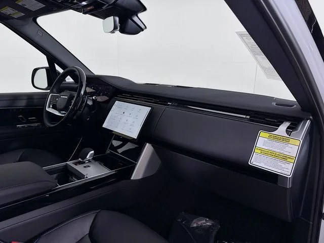 New 2026 Fuji White Land Rover SE image 31