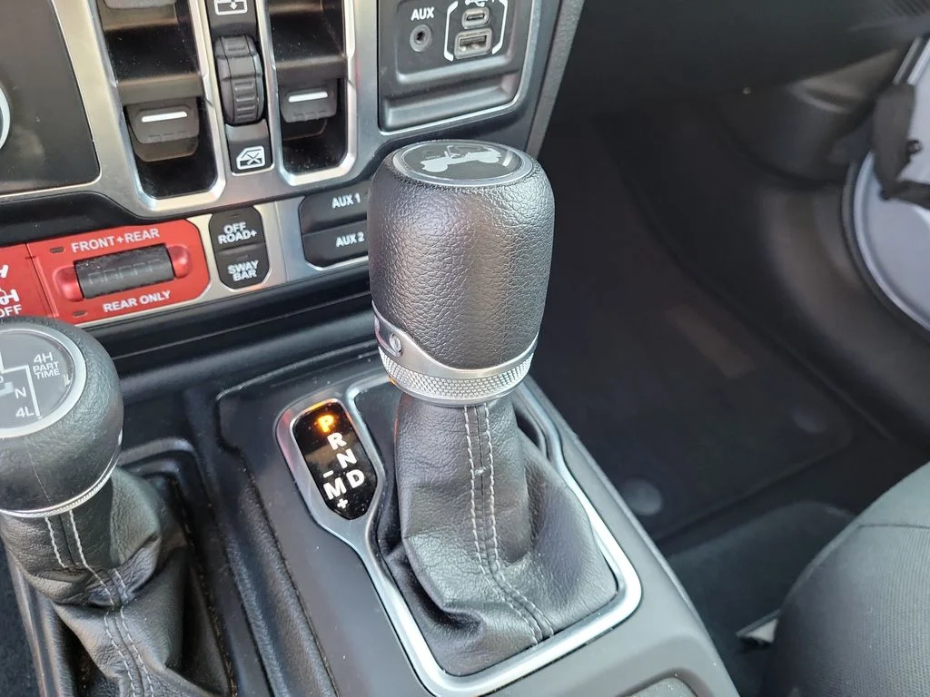 Used 2024 Silver Zynith Clearcoat Jeep Rubicon 4xe image 39