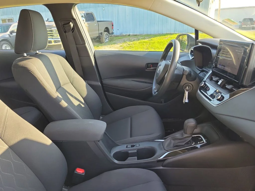 Used 2024 Ice Toyota LE image 34