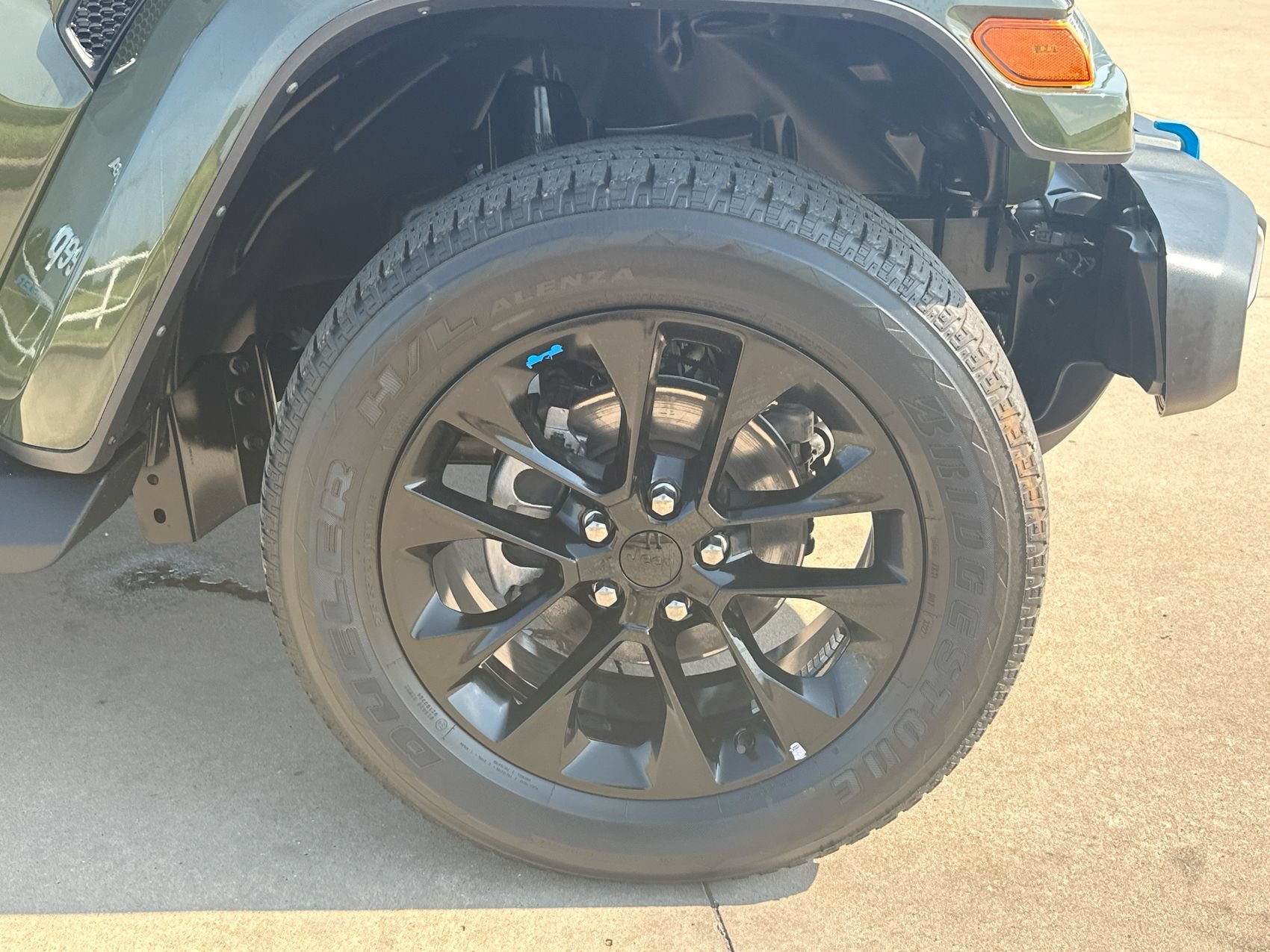 Used 2023 Sarge Green Clearcoat Jeep Sahara image 10