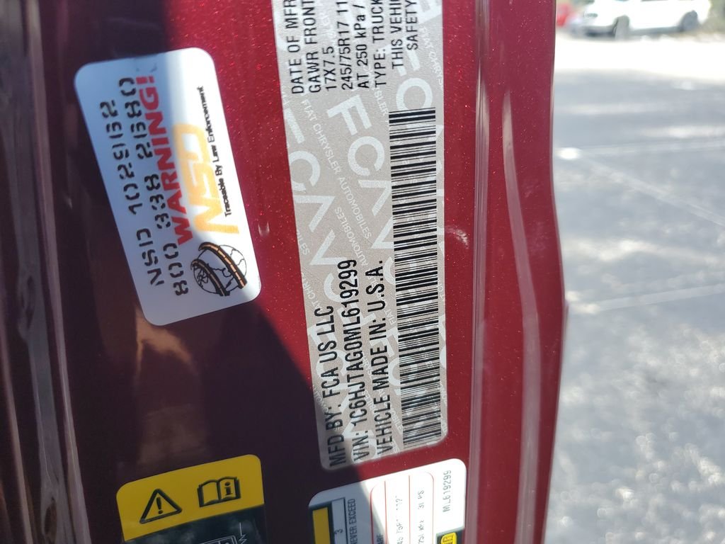 Used 2021  Jeep Sport image 25