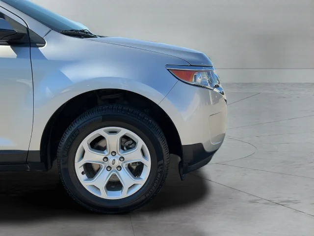 Used 2013 Ingot Silver Ford SEL image 26
