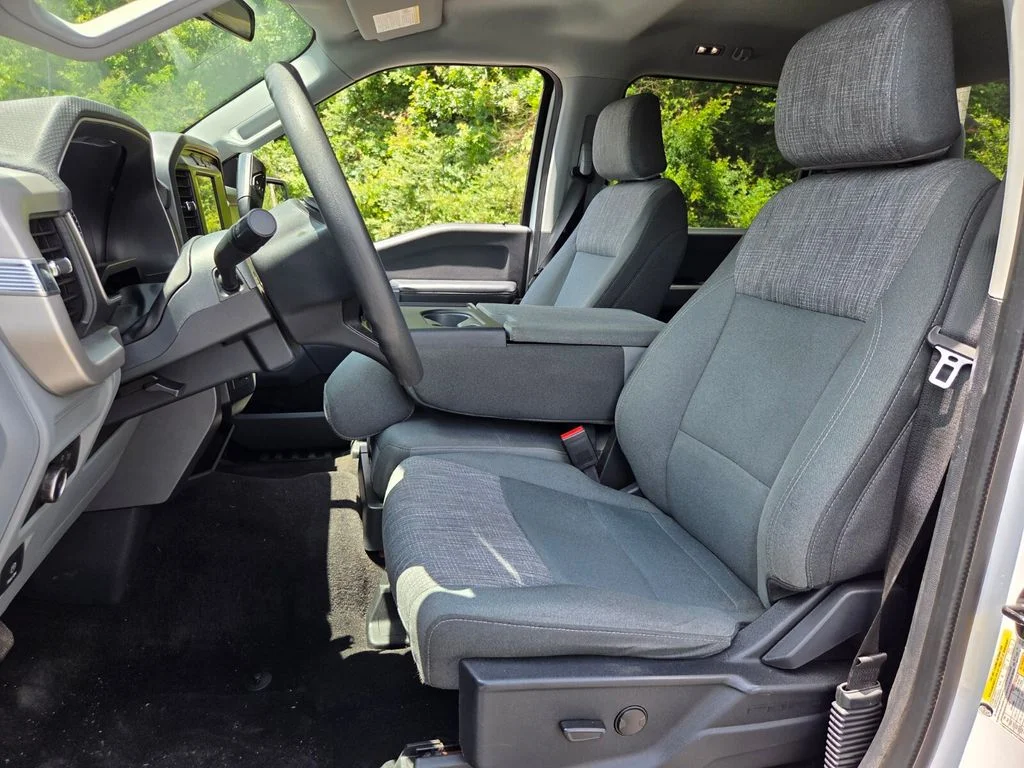 Used 2022 White Ford XLT image 11