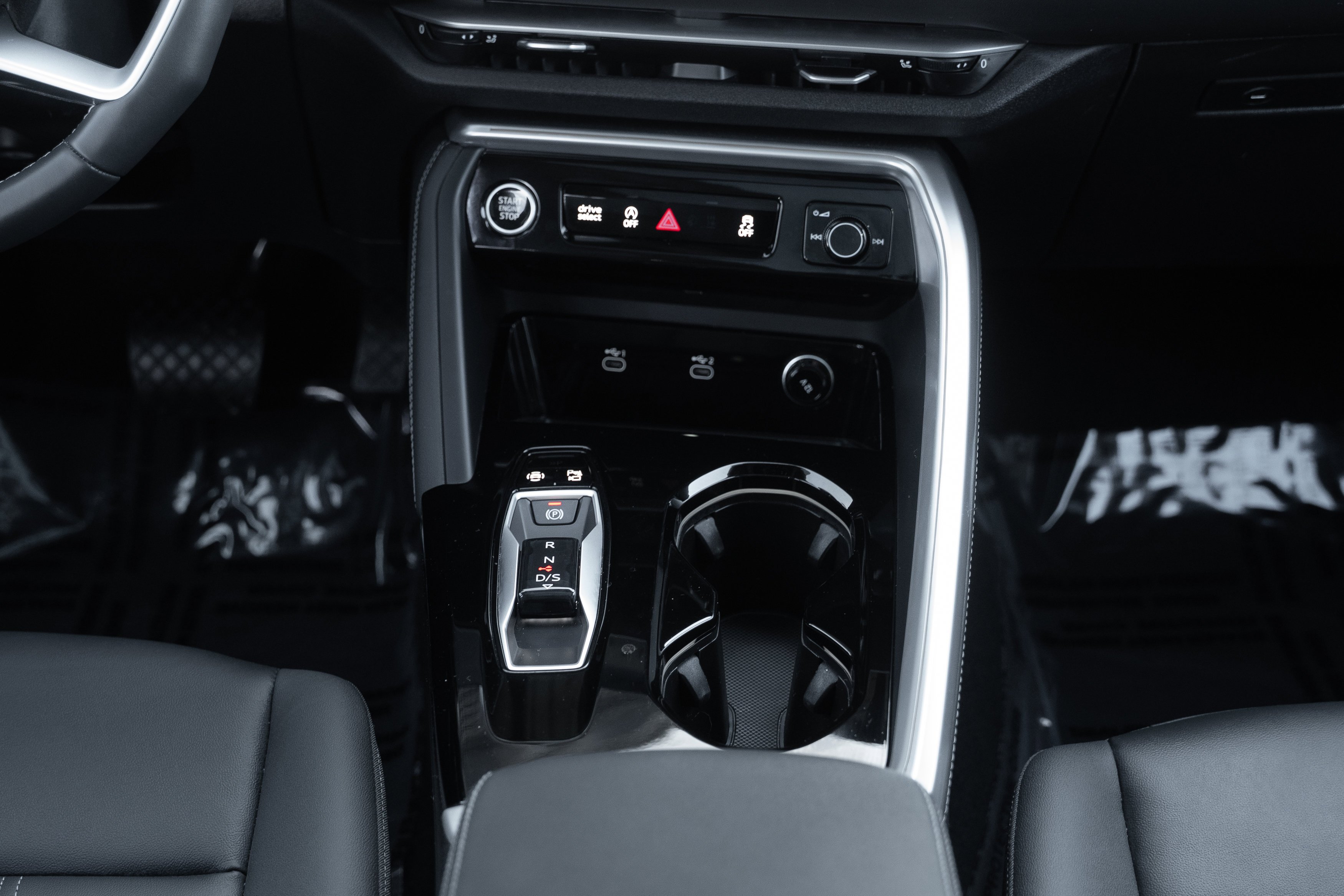 Certified Used 2025 Mythos Black Metallic Audi Premium image 17