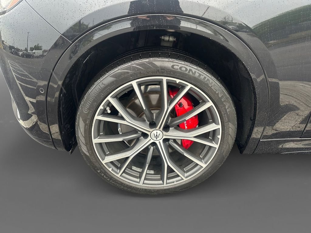 Used 2023  Maserati Modena image 15
