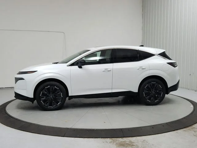 New 2026 White Nissan Platinum image 4