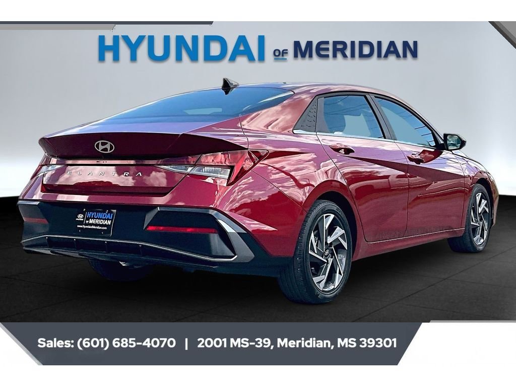 Used 2024 Ultimate Red Hyundai SEL image 11