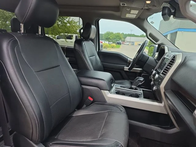 Used 2016 White Ford Lariat image 11