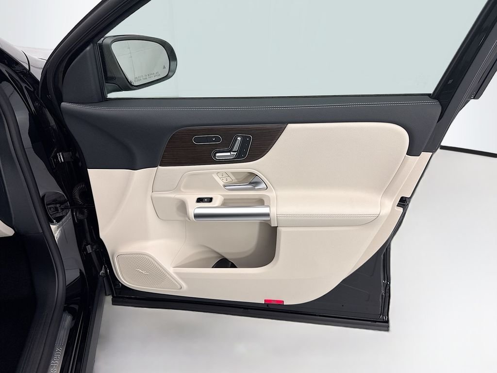 New 2026 Cosmos Black Metallic Mercedes-Benz GLA 250 image 24