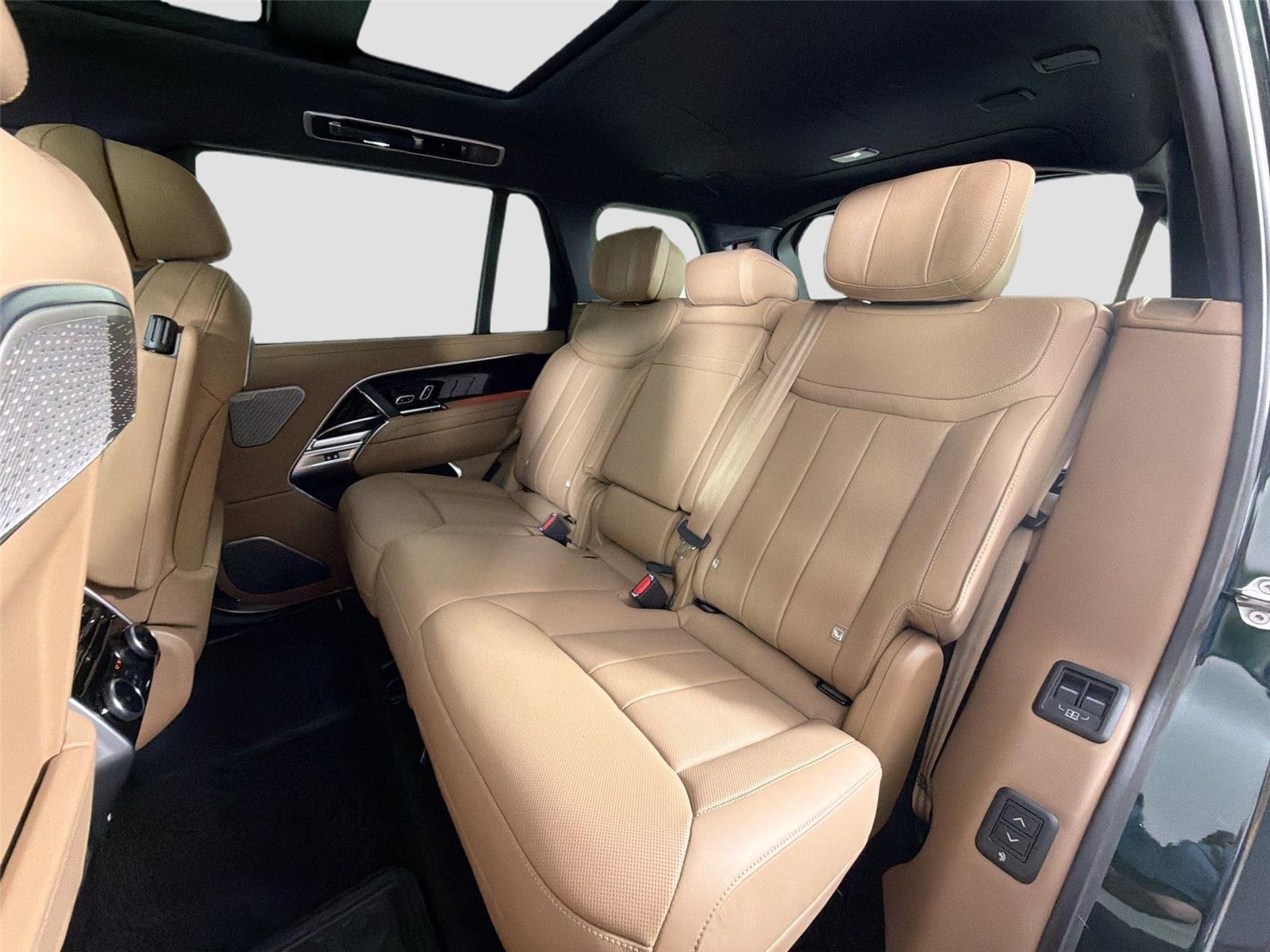 New 2026 British Racing Green LAND ROVER Autobiography image 24
