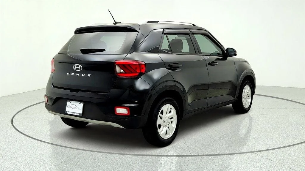Used 2023 Black Noir Pearl Hyundai SEL IVT image 5