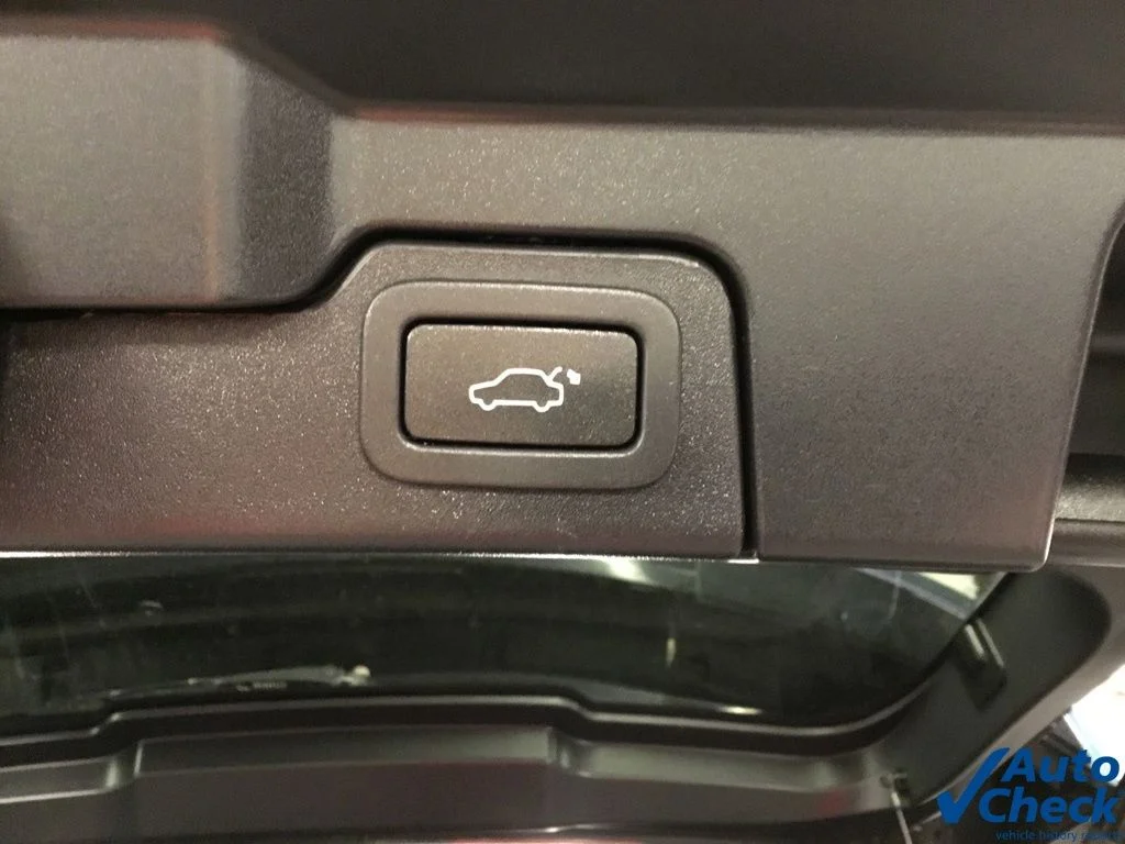 Used 2016 Green Land Rover HSE Dynamic image 13