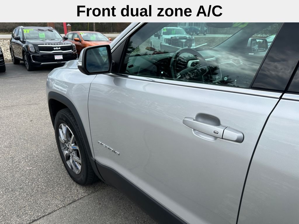 Used 2020 Silver GMC SLT image 11