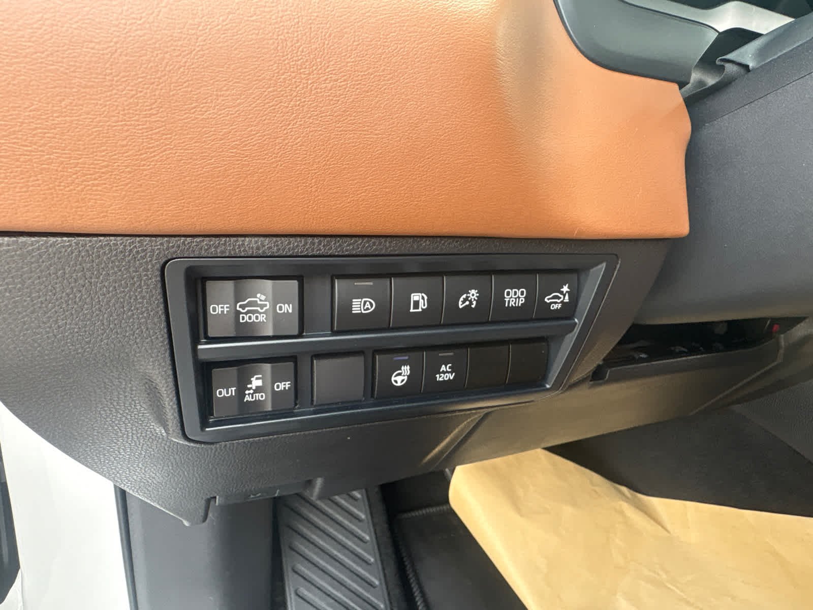 Used 2024 Wind Chill Pearl Toyota 1794 Edition Hybrid image 21
