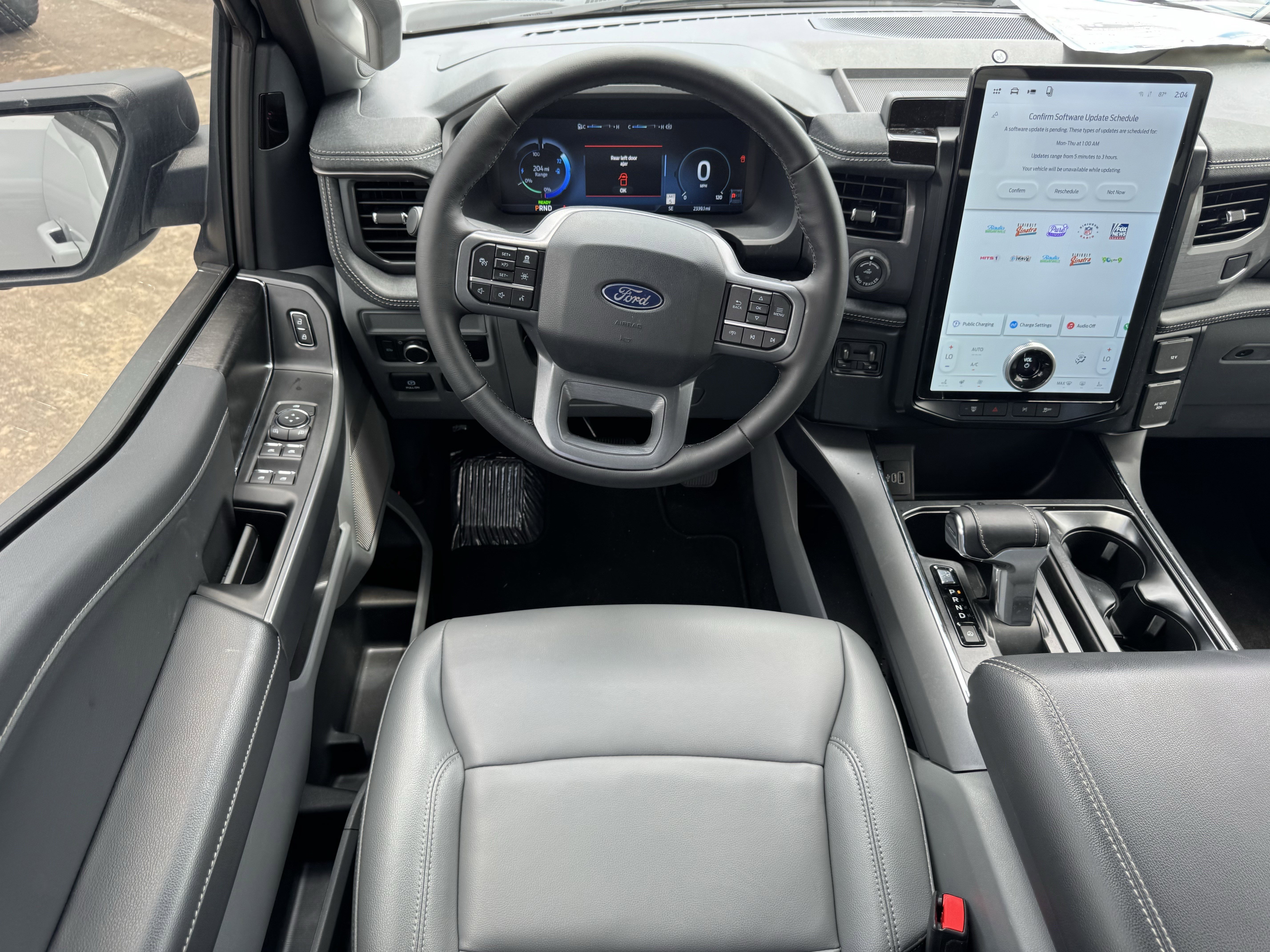 2025 Ford F-150 Lightning Flash - Photo 13