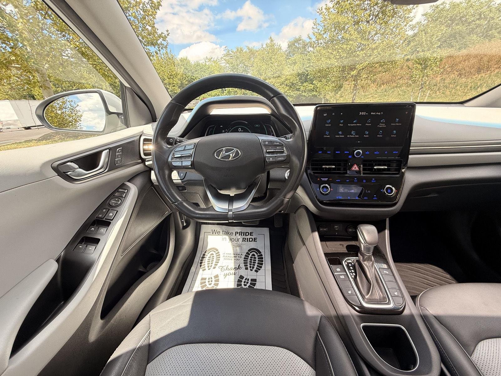 Used 2020 Ceramic White Hyundai Limited image 23