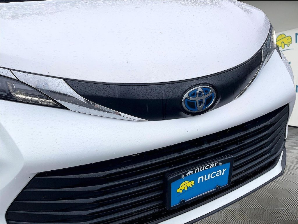 Used 2024 Ice Toyota LE image 30