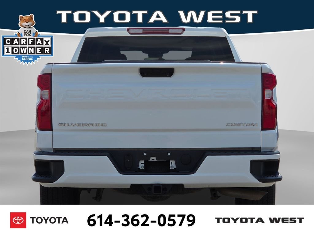 Used 2025 White Chevrolet Custom image 9