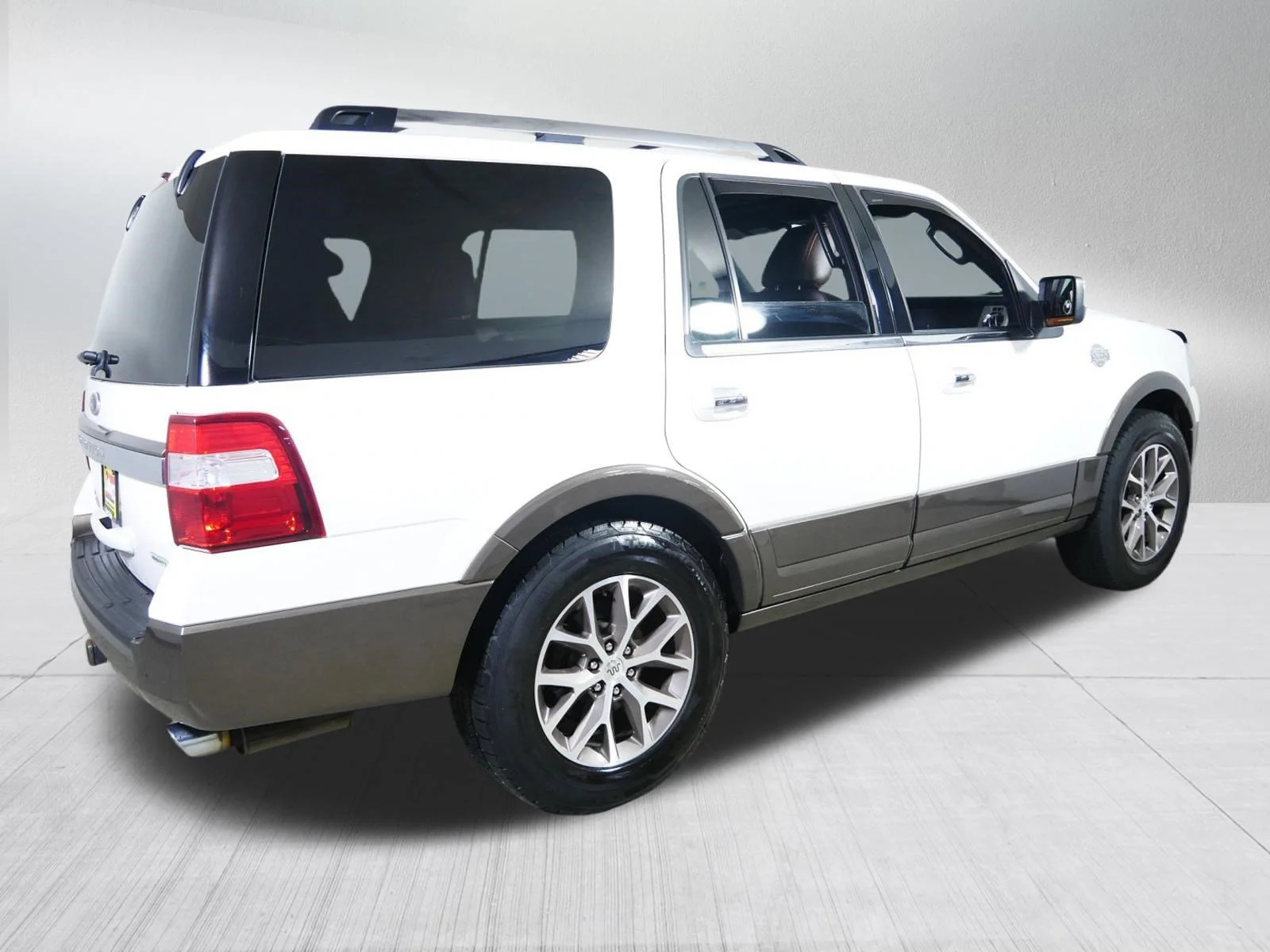 Used 2015 White Platinum Metallic Tri-Coat Ford King Ranch image 7