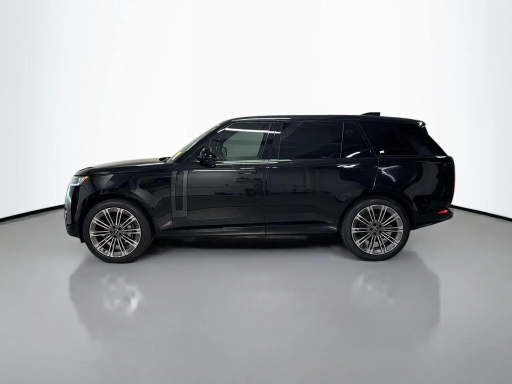 Used 2025 Black Land Rover SE image 2
