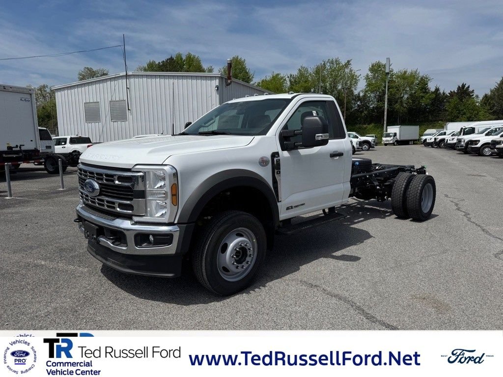 2025 Ford F-550 Super Duty Chassis Cab
