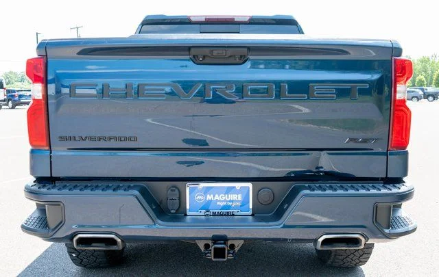 Used 2022 Blue Chevrolet RST image 7