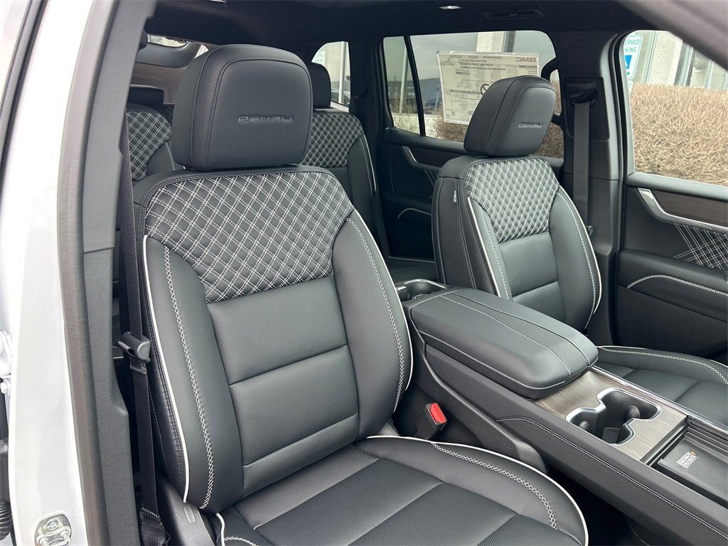 2026 GMC ACADIA - Image 36