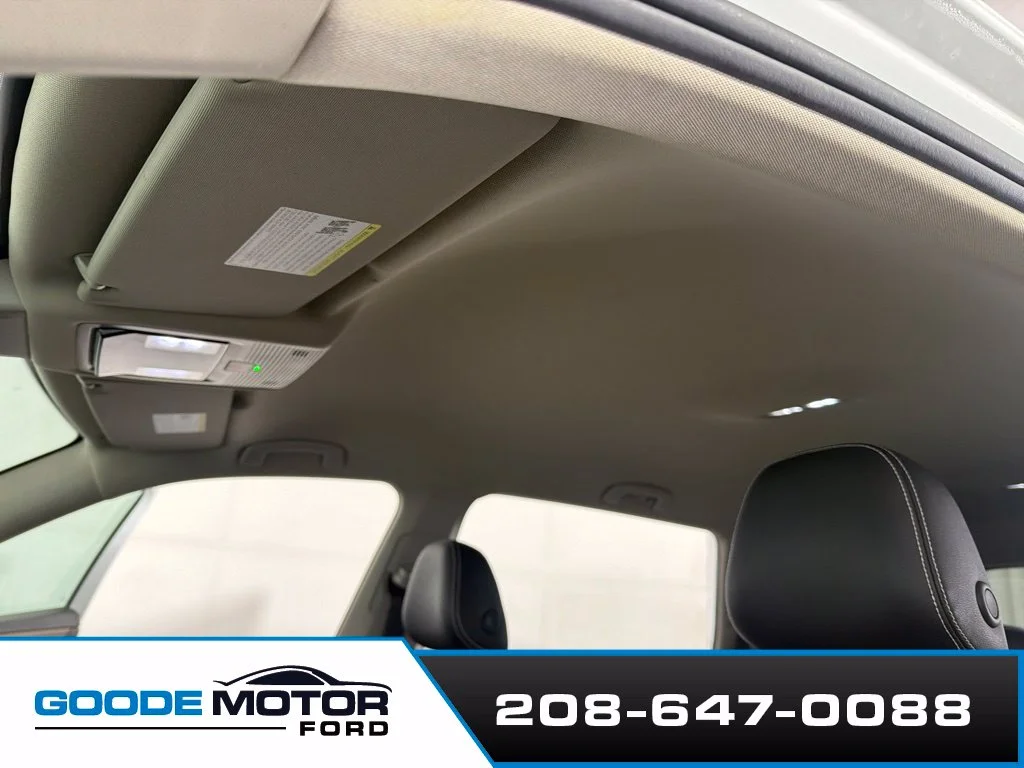 Certified Used 2025 Pure White Volkswagen 2.0T SE image 18
