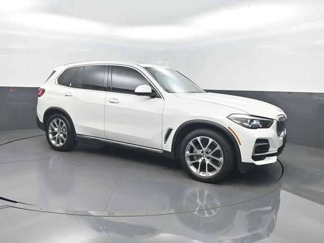 Used 2022 White BMW xDrive40i image 34
