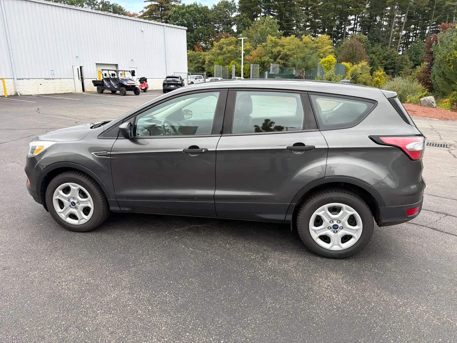 Used 2017 Magnetic Metallic Ford S image 10